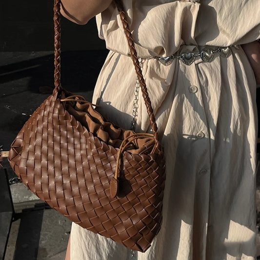 Authentische Lederweberei Knödeltasche Damenhand Schulter Achseltasche